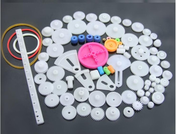 85 Piece Plastic Gear Set