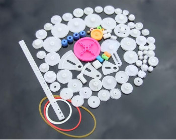 85 Piece Plastic Gear Set